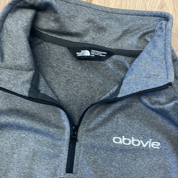 The Northface Workout Jacket Shirt - Picture 4 of 6